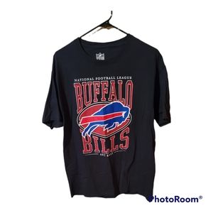 Vintage buffalo bills tshirt. Color black. Size large